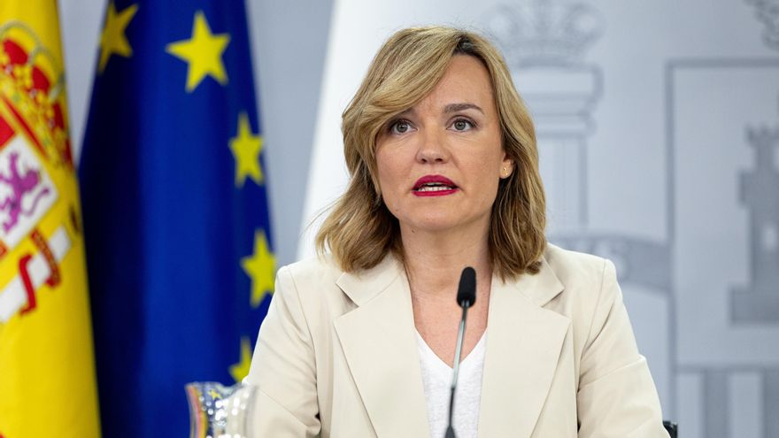 La ministra de Educación, Pilar Alegría, este martes durante la rueda de prensa tras el Consejo de Ministros. EFE/ Daniel González