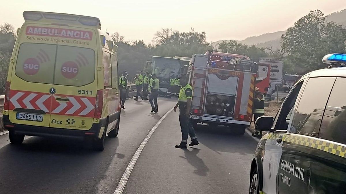 Servicios de emergencia en el lugar del accidente. Foto: LA PALMA AHORA