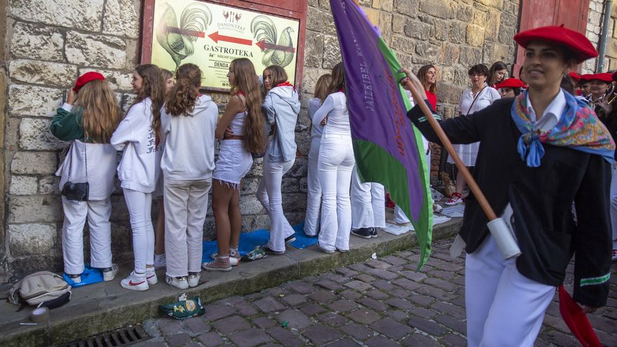 El alcalde de Hondarribia defiende la participación de las mujeres en el alarde: "No quiero aceptar ninguna purga"
