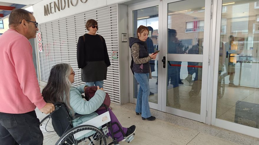 Una trabajadora en silla de ruedas se ve obligada a pedir una excedencia porque su empresa la obliga a reincorporarse