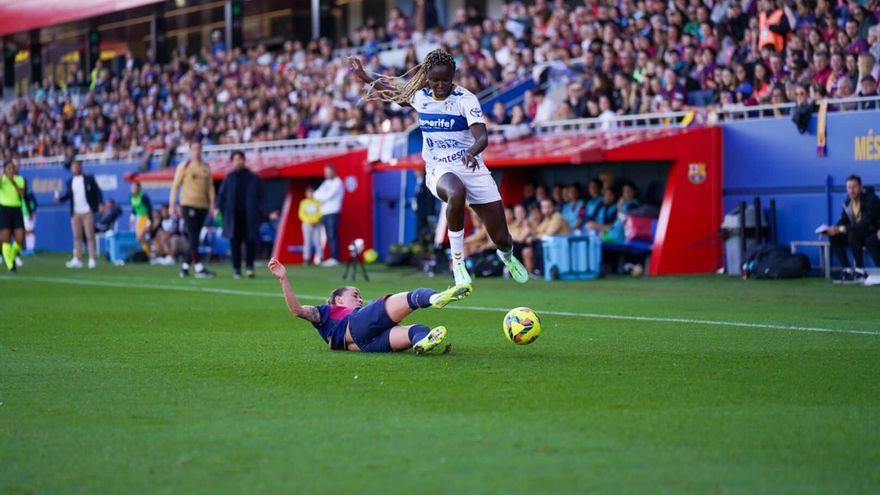 El Costa Adeje se va con la cabeza alta del Johan Cruyff