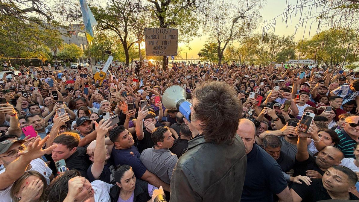 El presidente Javier Milei encabeza un acto en Corrientes el pasado 11 de octubre.