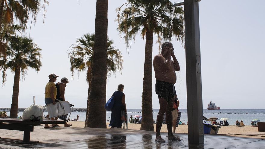La calima agravará este domingo la ola de calor que afecta desde ayer a Canarias