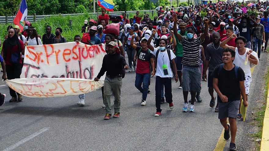 Una caravana de migrantes sale desde el sur de México en dirección a EE.UU.