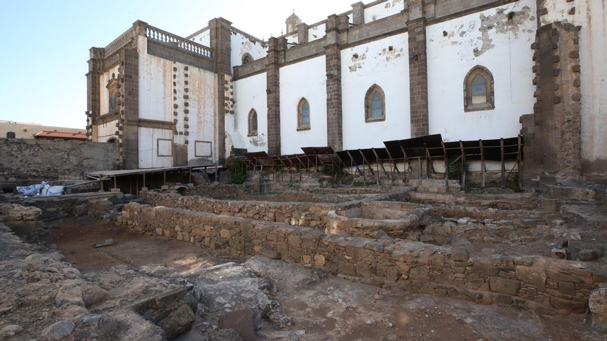 Cien pasos para recorrer cinco siglos en el kilómetro cero de Las Palmas de Gran Canaria