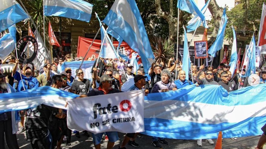 Más desempleados, más sobreocupados y un gobierno al que le dará trabajo cuadrar las cuentas