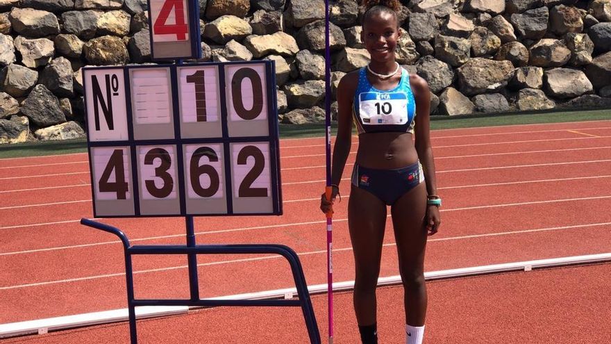 Isabel Ruiz vuelve a batir el récord de España de Jabalina en la categoría Sub 14 y lo hace en... tres metros y medio