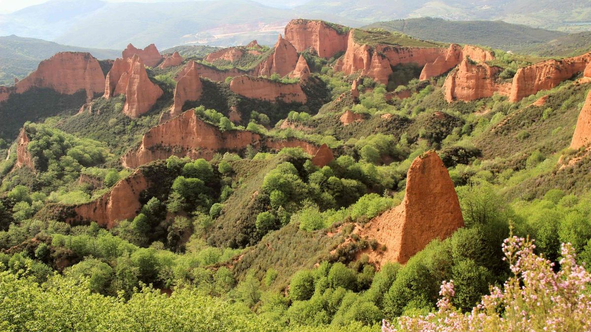 Asomarse a su cima permite comprender la inmensa magnitud de una obra declarada Patrimonio de la Humanidad por la Unesco