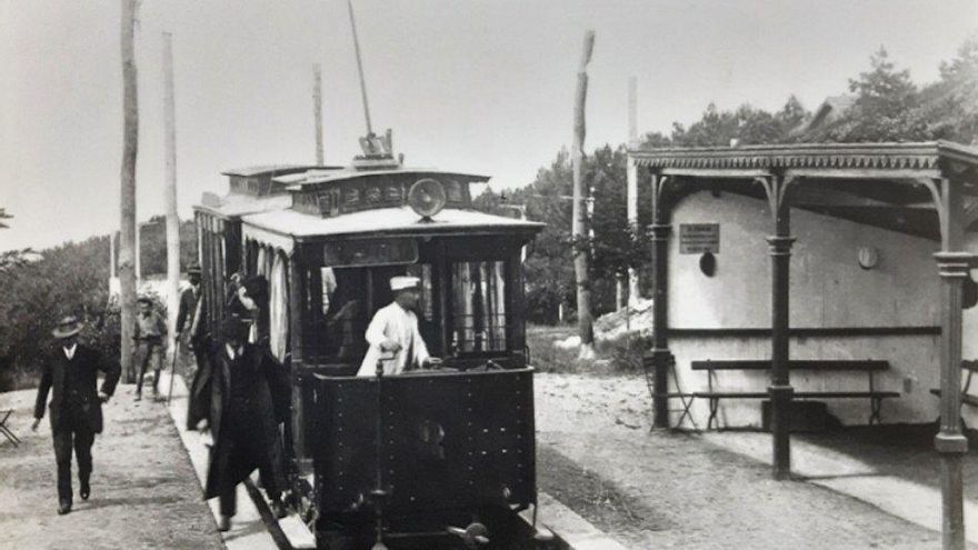 El primer ferrocarril eléctrico de España ascendiendo al Monte Ulia en Donostia en 1902