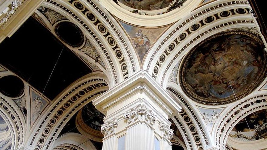 Preocupa el estado de las cúpulas del Pilar tras la caída de pintura: "Nos planteamos que pueden ser la urgencia actual"