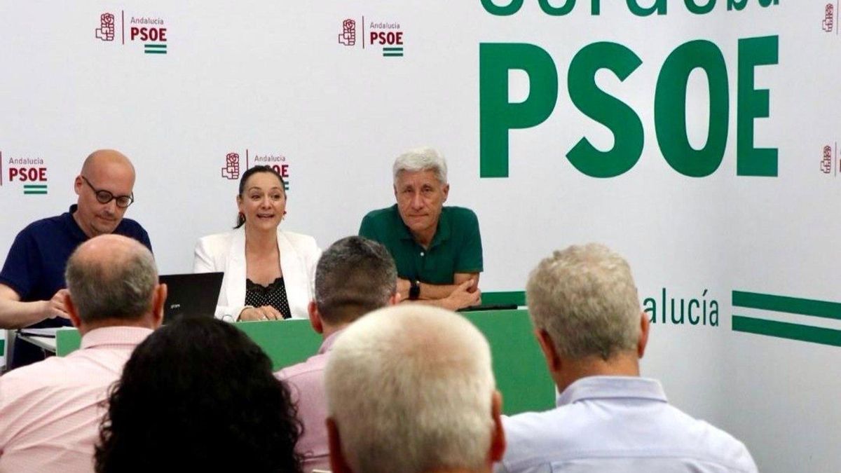 Crespín llama a los cargos del PSOE a trabajar, "desde ya, pico y pala" para las elecciones municipales