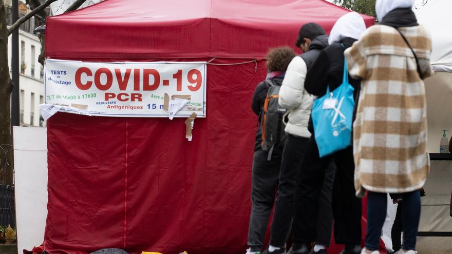 Francia flexibiliza el protocolo para mantener el máximo de clases abiertas