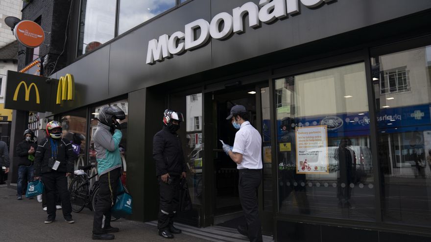 Los problemas de suministro de Reino Unido tras el Brexit: hasta McDonald’s se queda sin batidos