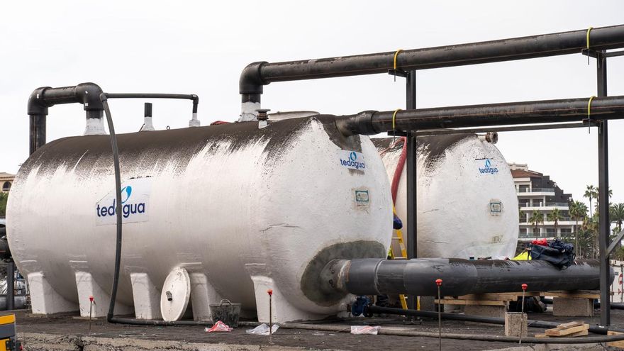 Transición Ecológica pone en marcha la segunda de las desaladoras portátiles de Puerto Naos para inyectar agua a las plantaciones afectadas por el volcán