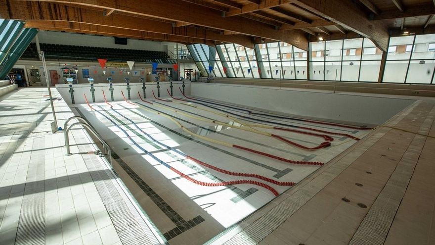 El Ayuntamiento de Camargo acomete trabajos de mejora en la piscina municipal de Cros.