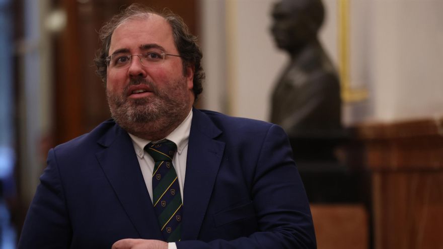 Archivo - El diputado del Partido Popular Alberto Casero a su llegada a una sesión plenaria en el Congreso de los Diputados, a 21 de noviembre de 2022, en Madrid (España).