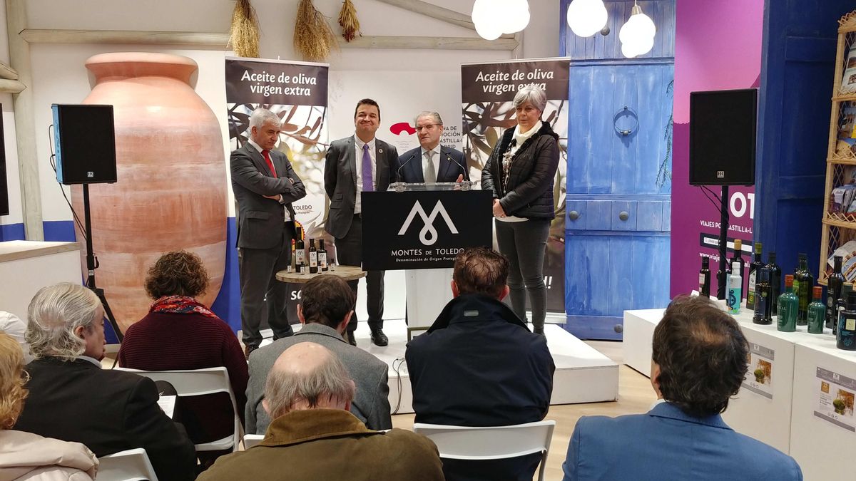 Andrés Gómez Mora en la cata de aceites