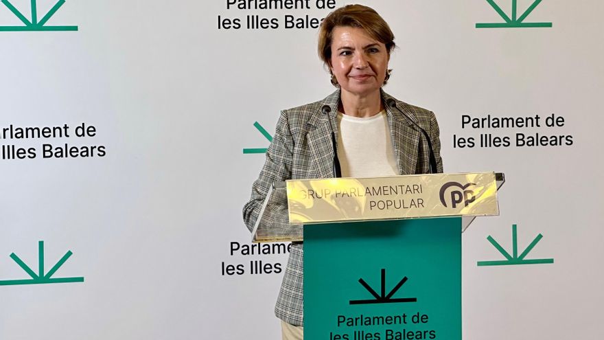 Archivo - La portavoz adjunta del PP, Marga Durán, en rueda de prensa. Archivo.