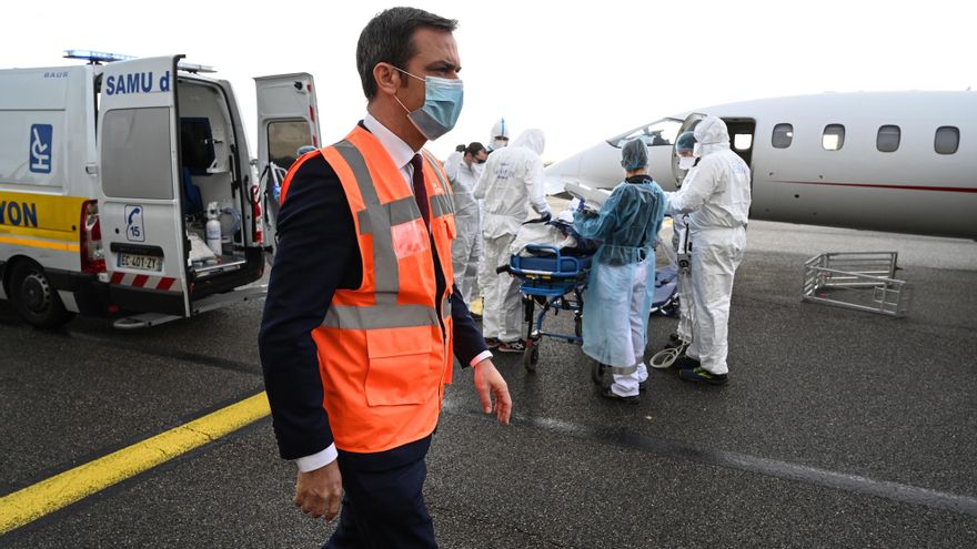 El ministro francés de Sanidad, Olivier Véran. EFE/EPA/PHILIPPE DESMAZES