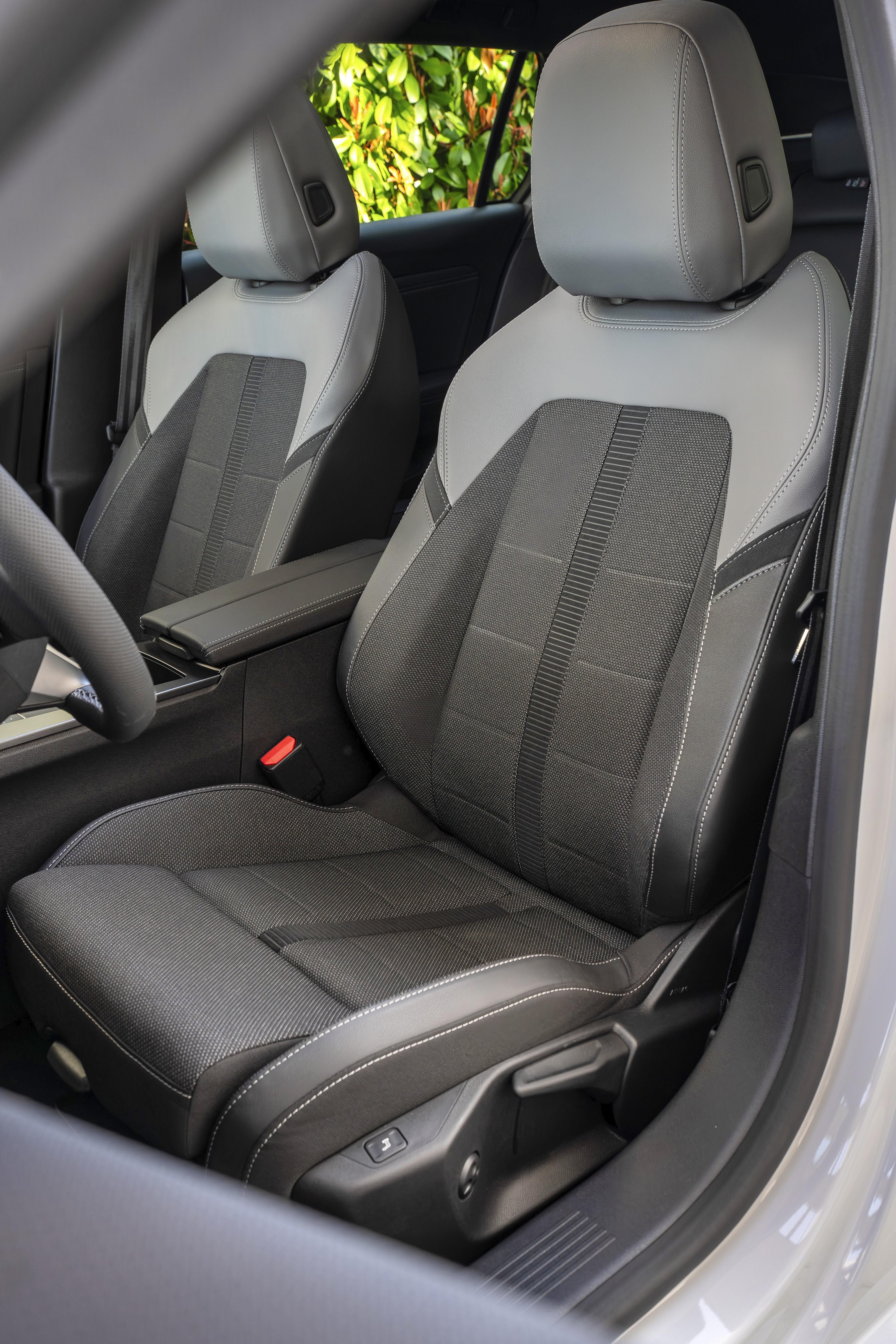 Asientos ergonómicos del Opel Astra.