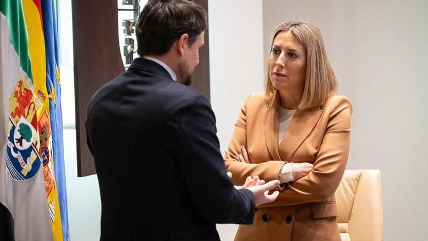 Guardiola se sacude la responsabilidad ante el riesgo de una repetición en electoral en Extremadura: "Urge un acuerdo"