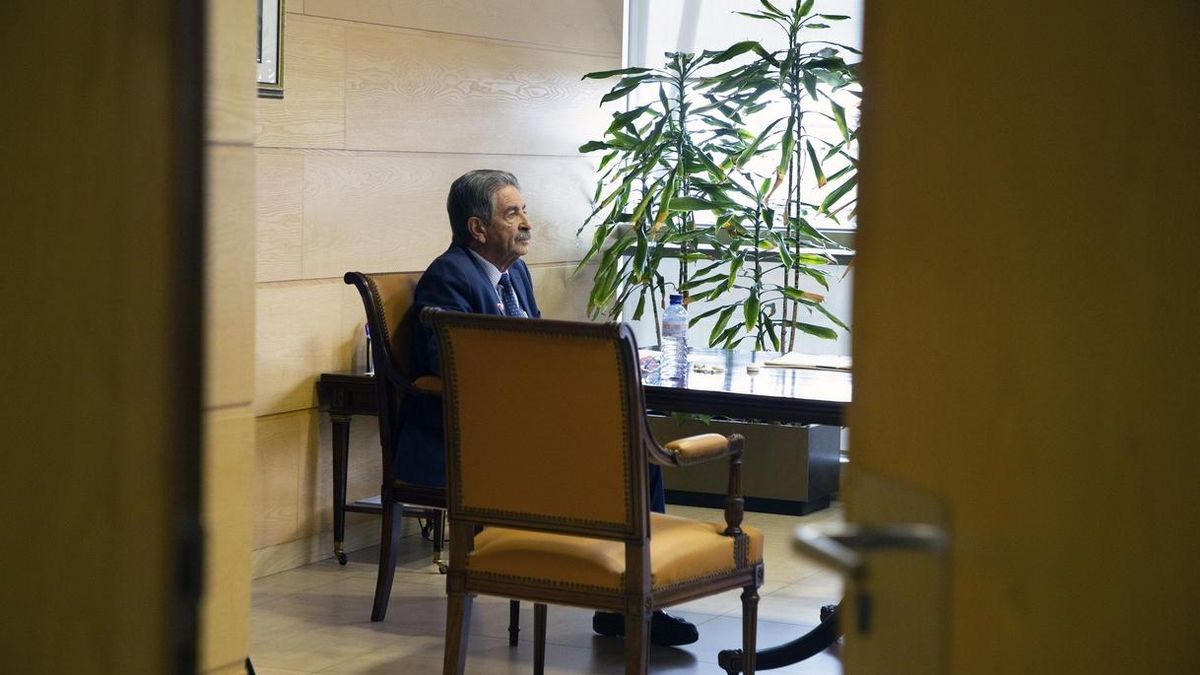 Revilla descarta subir impuestos en Cantabria pero estaría a favor de una 'tasa Covid' a las grandes fortunas