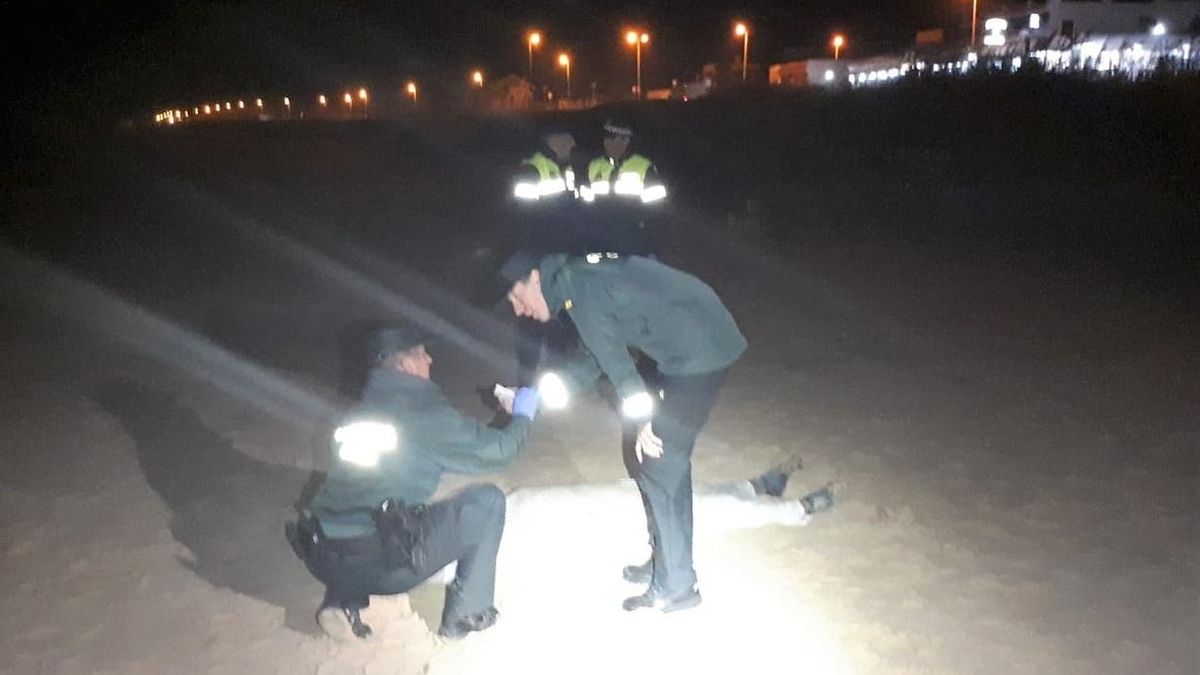 El cadáver hallado en El Palmar y un segundo encontrado en Chipiona son de una patera hundida en Vejer