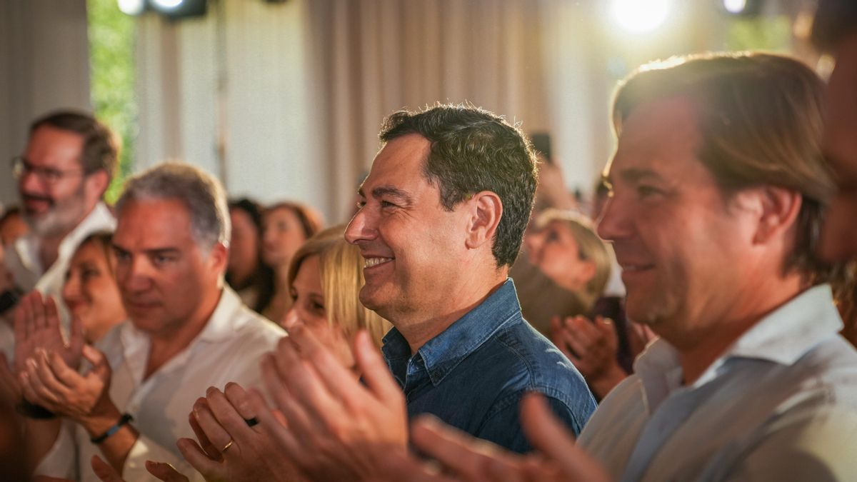 Juanma Moreno y Alberto Núñez Feijóo intervienen en la Intermunicipal del PP andaluz