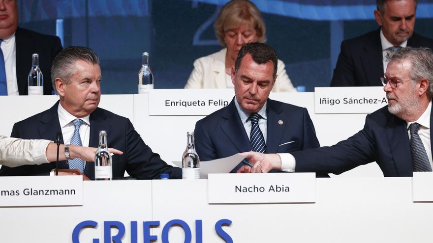 Grifols triplica el resultado y reduce el endeudamiento en su ‘annus horribilis’