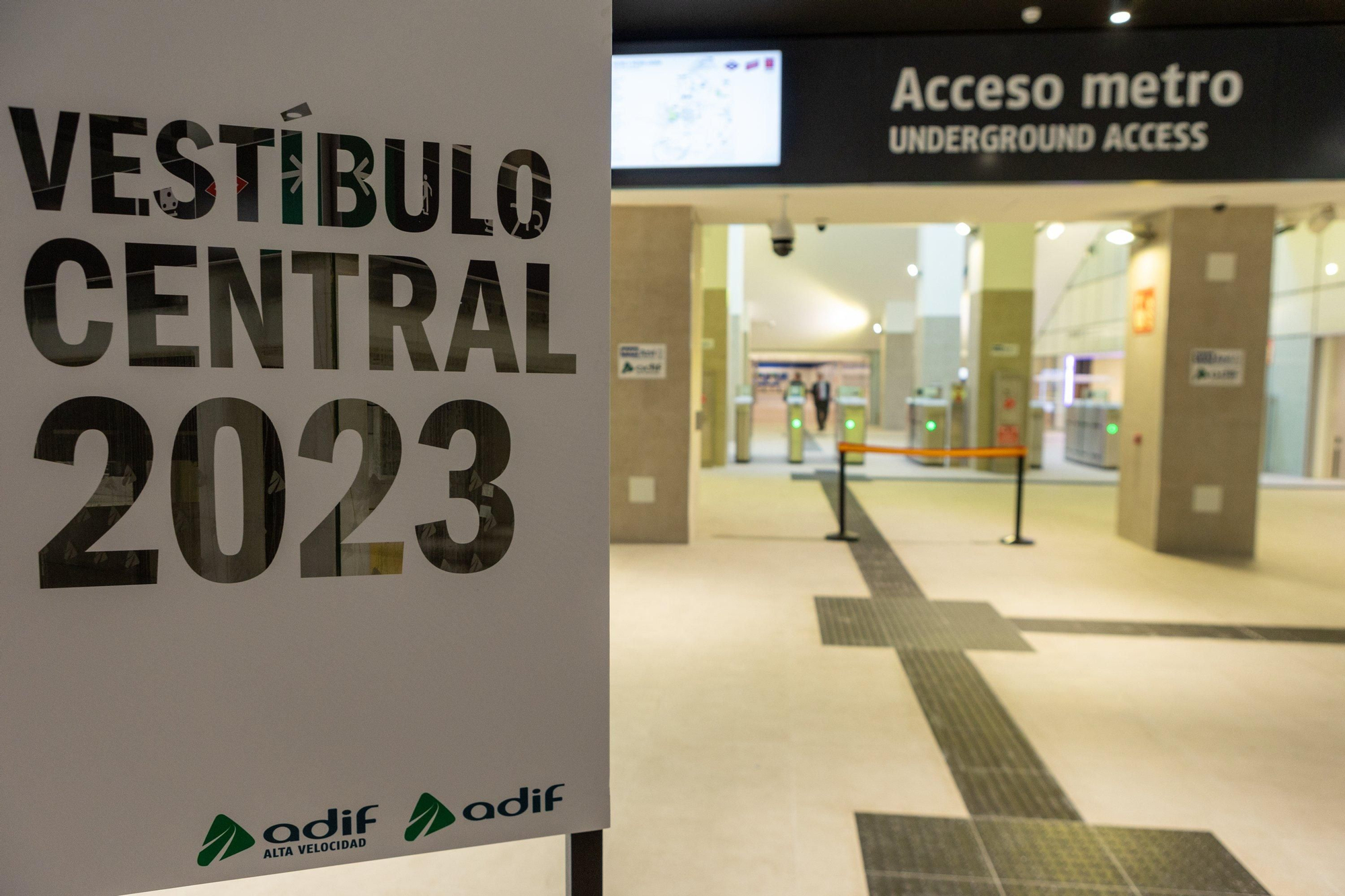Vestíbulo de acceso al Metro desde Cercanías de Chamartín
