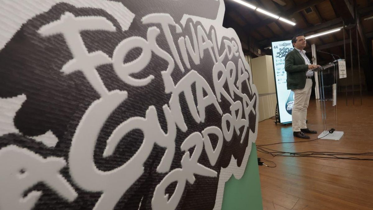 El alcalde de Córdoba, José María Bellido, haciendo balance del Festival de la Guitarra