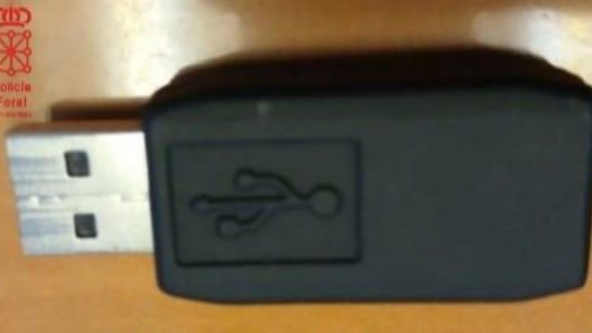 La Policía Foral investiga a cuatro alumnos por robar exámenes a profesores y venderlos por 20 euros