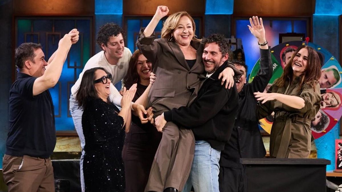 El elenco de 'Aída y vuelta' en 'La Revuelta' de TVE