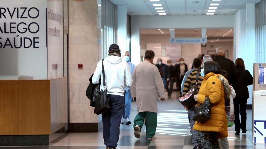 Un sindicato convoca a los médicos gallegos para decidir si van a la huelga en la sanidad pública