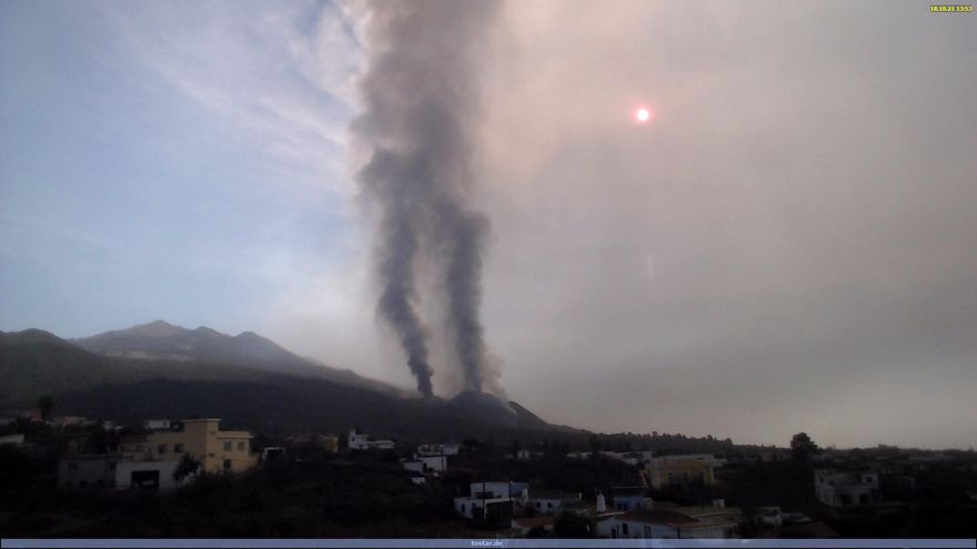Se prevé que la nube de cenizas volcánicas se desplace este martes hacia el oeste-norte de La Palma