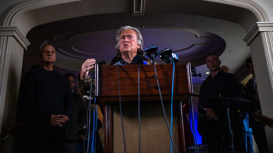 Guerra en el trumpismo ultra: Steve Bannon llama “racista” a Elon Musk y promete “acabar con él”