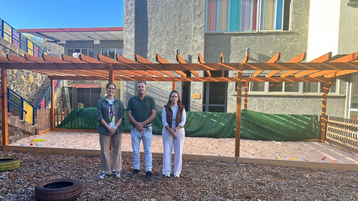 El Ayuntamiento destina más de 10.000 euros de fondos propios a la mejora de las zonas de sombra en el CEIP Puntagorda