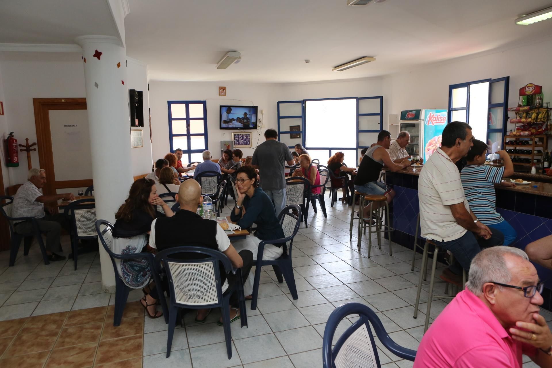 Jornada electoral en el Centro de Mayores de Arinaga (Alejandro Ramos)