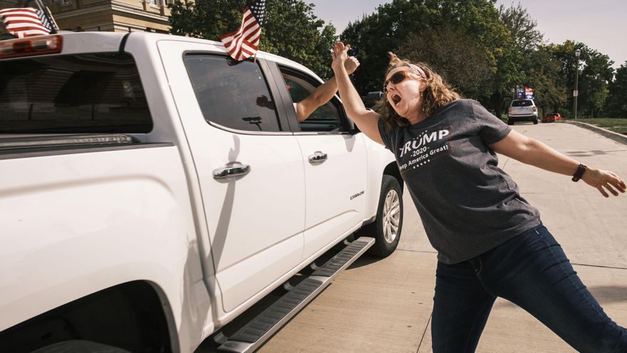 Seguidores de Trump muestran su apoyo al presidente en Des Moines, Iowa