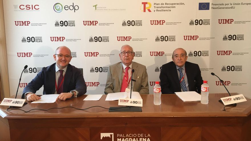 Alejandro Tejerina, Manuel Sánchez del Río y Armando Tejerina, durante la rueda de prensa.