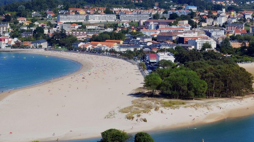 Rodeada de historia y naturaleza: todo lo que puedes descubrir en una de las playas más impresionantes de la costa gallega