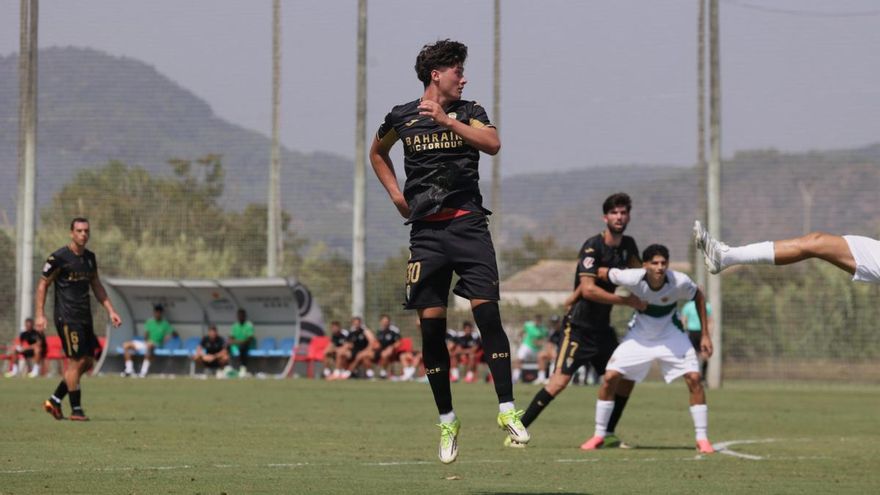 Un portero de delantero centro: el amistoso del Córdoba CF ante el Elche acabó en lo insólito