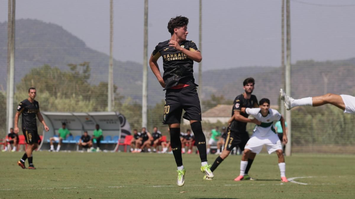 Un portero de delantero centro: el amistoso del Córdoba CF ante el Elche acabó en lo insólito
