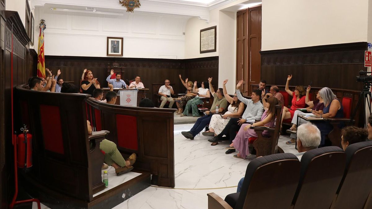 Un moment del ple de l'Ajuntament de Sagunt.