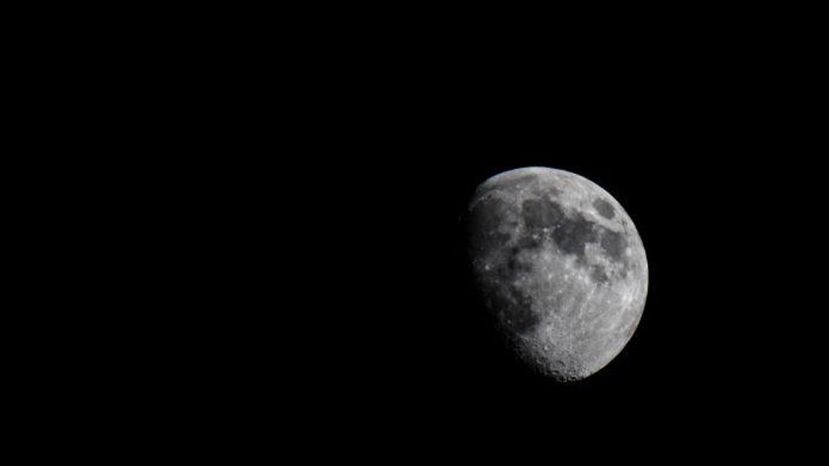 Disfruta de la Luna Gibosa en León: observación gratuita este viernes en el parque de La Palomera