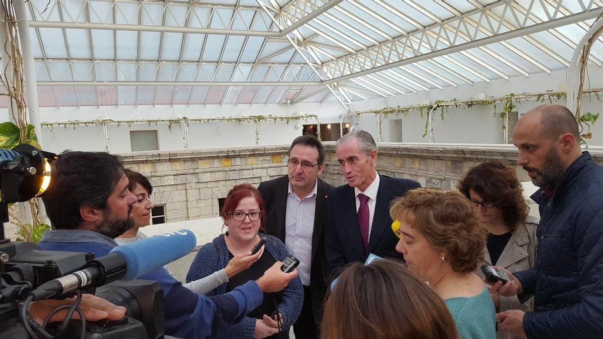 Comparecencia ante la prensa de los diputados de PP, C's y Podemos.