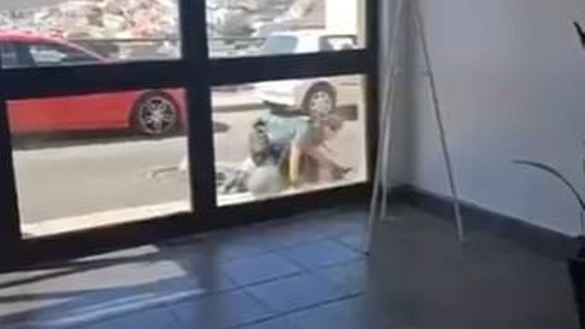 Una guardia civil dispara al pie a un hombre que arremetió contra dos agentes en La Gomera con un objeto punzante