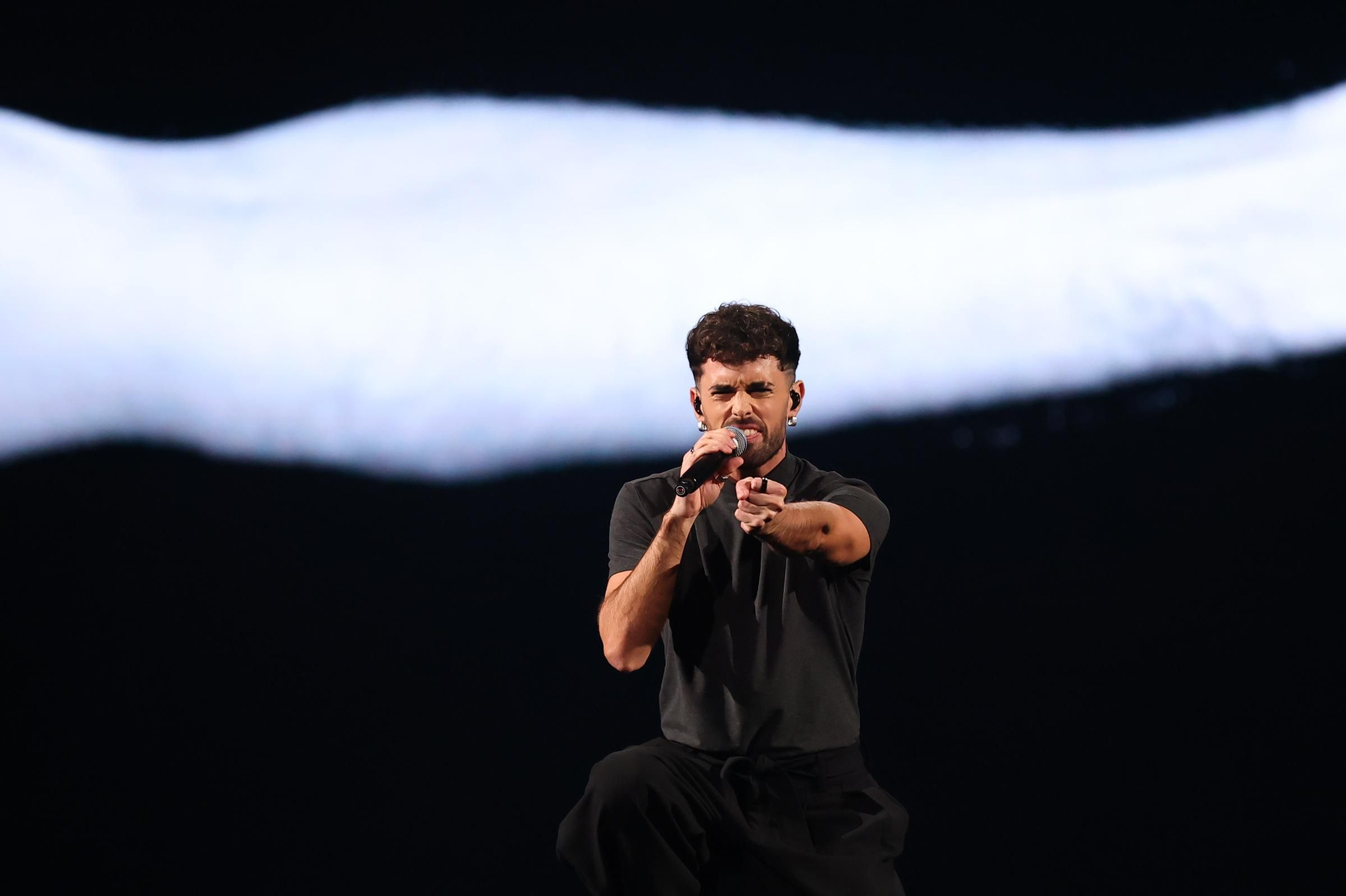 Mikel Herzog Jr. en su actuación de la primera semifinal del Benidorm Fest 2026