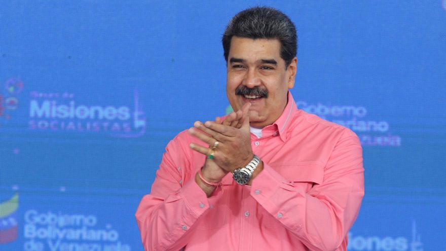 Maduro dice que la agenda de diálogo con Guaidó incluirá el "rescate de recursos"