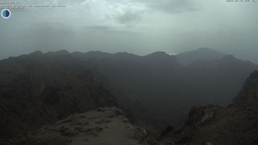 Calima este martes en las cumbres de La Palma. Imagen captada de la webcam de Sky Live TV del IAC en el Roque de Los Muchachos (Garafía).